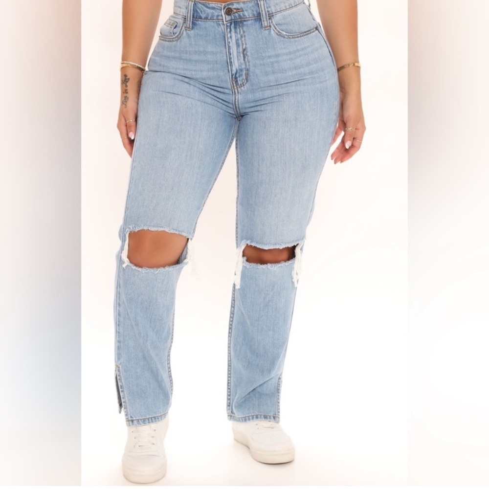 ❥𝗖𝗘𝗟𝗟𝗢: Distressed Light Blue Boyfriend Jeans